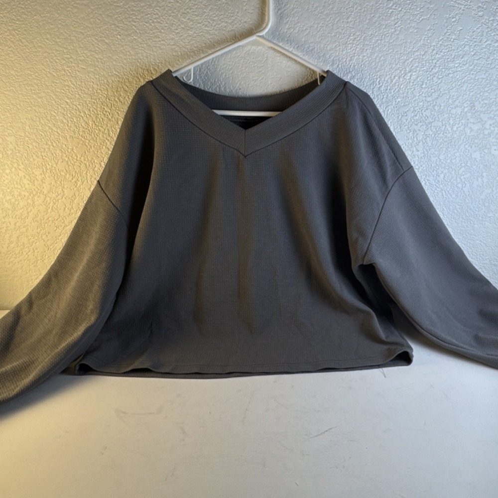 (7004) SHEIN Gray V-Neck Knit Top L Long Sleeve Pullover Cuff Casual